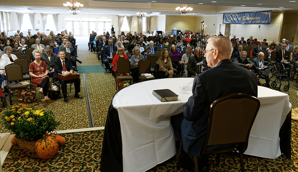 Mr. Fannin giving a Bible Study in Mount Snow, Vermont